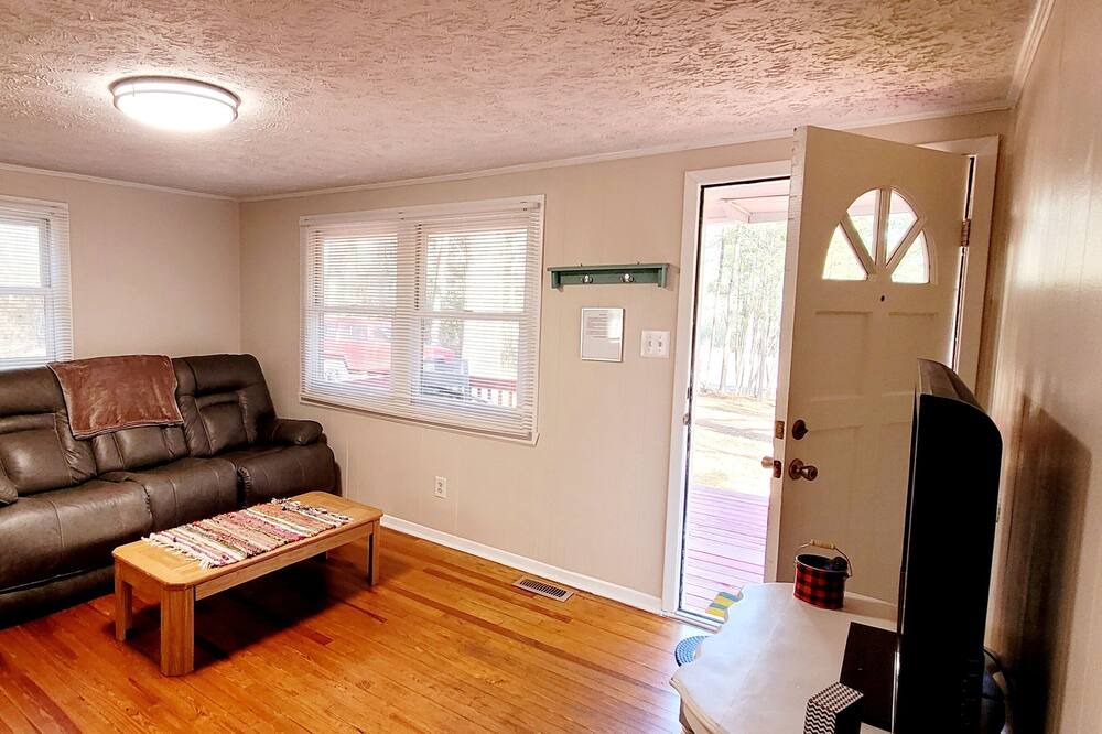 Photo of Livingroom in Cameron