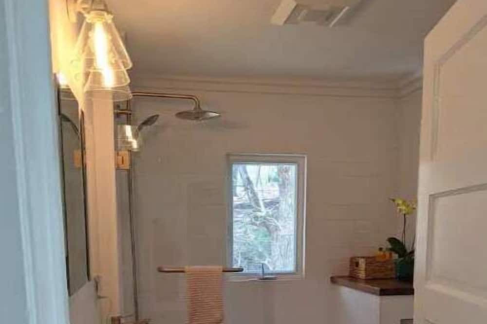 Photo of Bathroom in East End - Valley Street