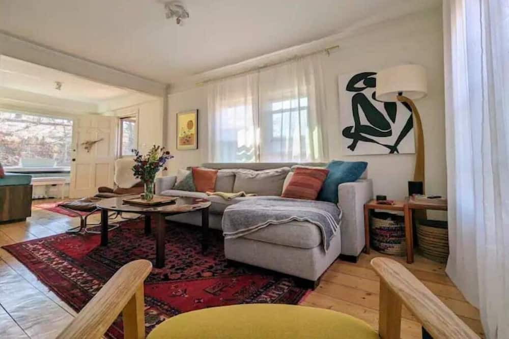 Photo of Livingroom in East End - Valley Street