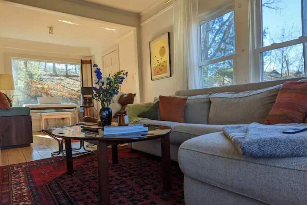 Photo of Livingroom in East End - Valley Street