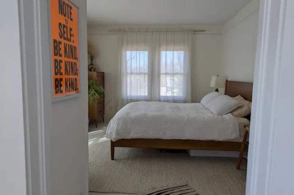 Photo of Bedroom in East End - Valley Street