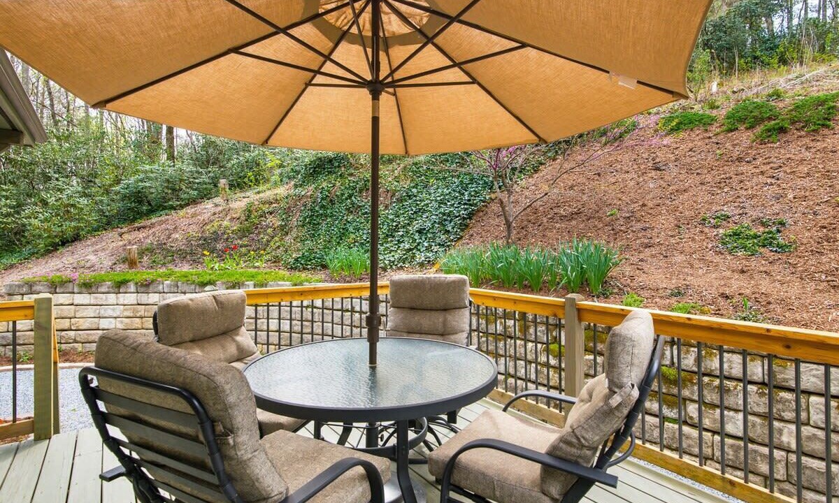 Photo of Outdoor in Hendersonville