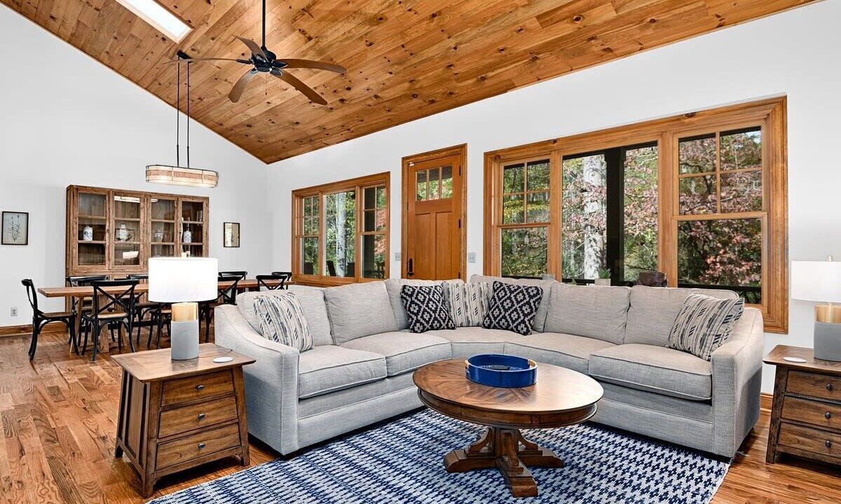 Photo of Livingroom in Hendersonville