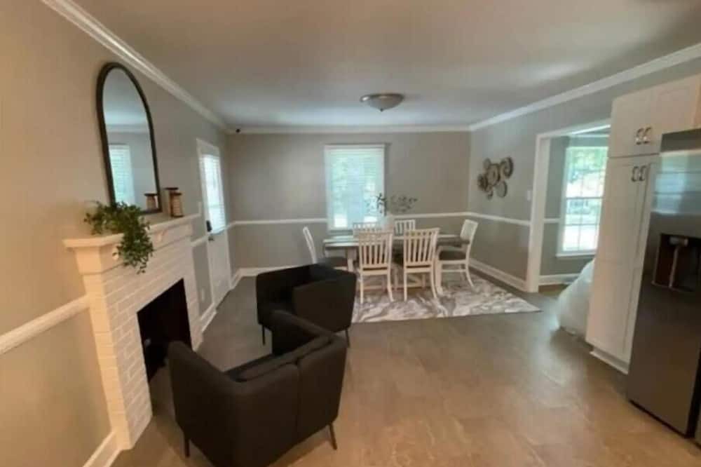 Photo of Livingroom in Burlington