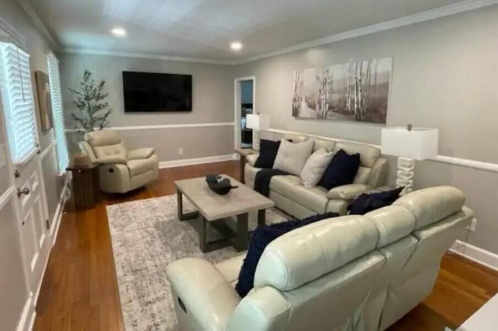 Photo of Livingroom in Burlington