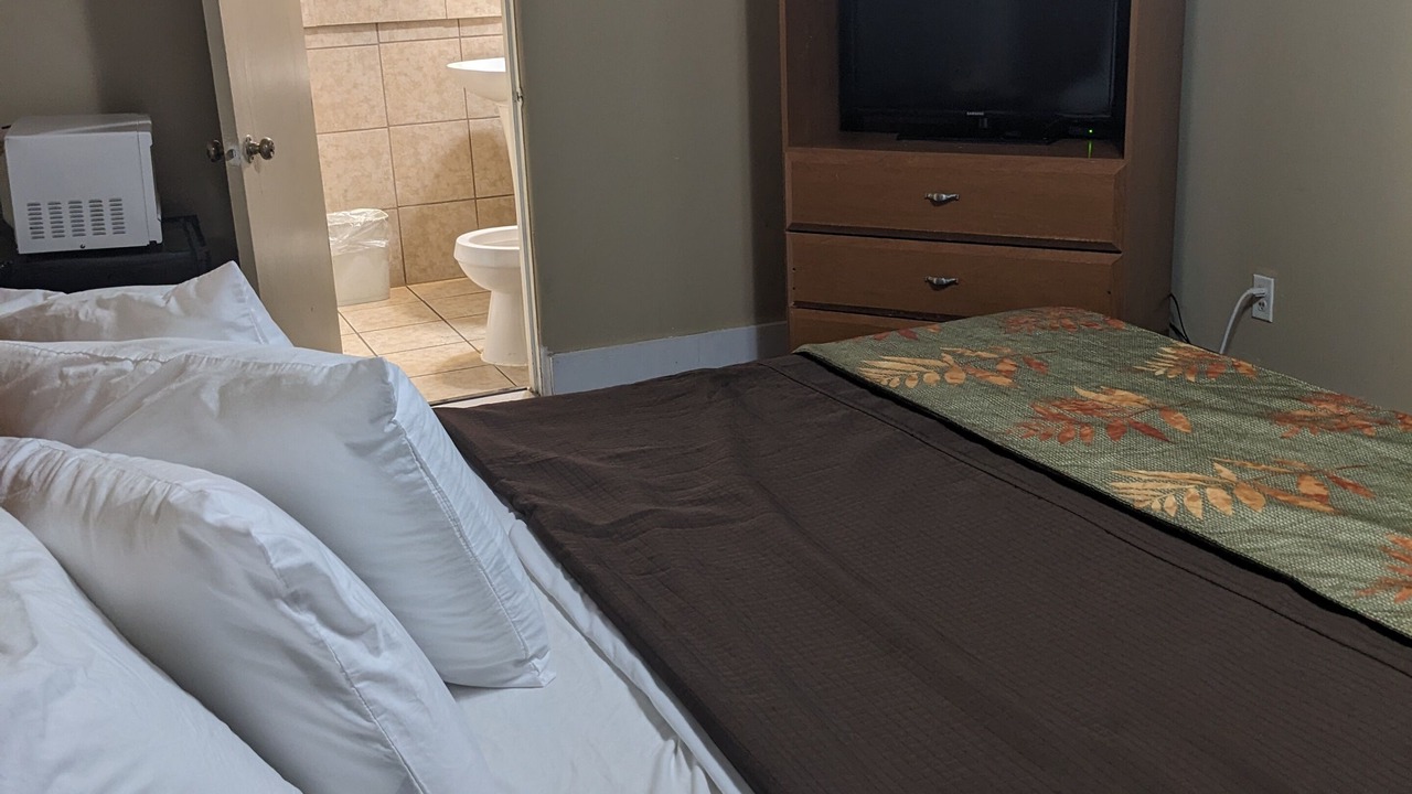 Photo of Bedroom in Hendersonville