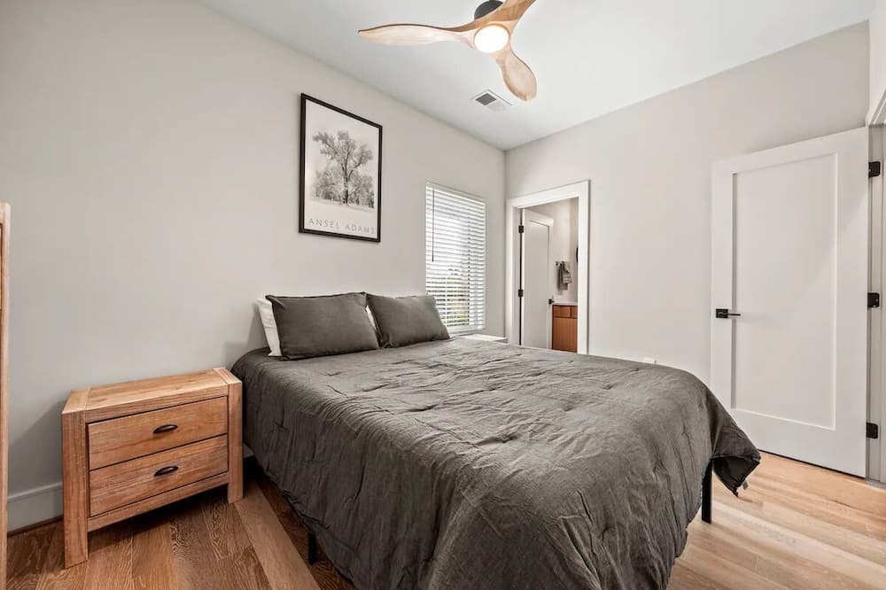 Photo of Bedroom in Plaza Midwood