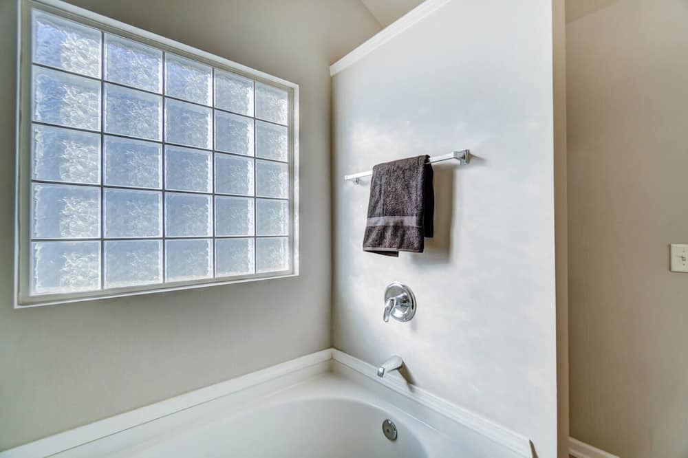Photo of Bathroom in Toddville Road