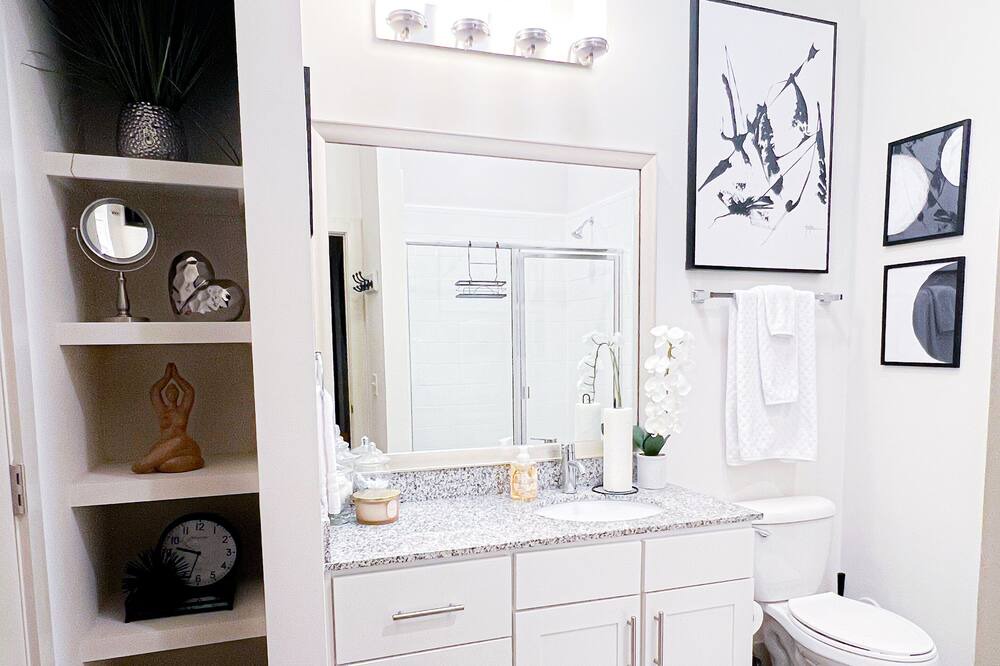 Photo of Bathroom in Dixie - Berryhill