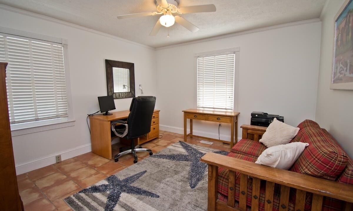 Photo of Livingroom in The Point