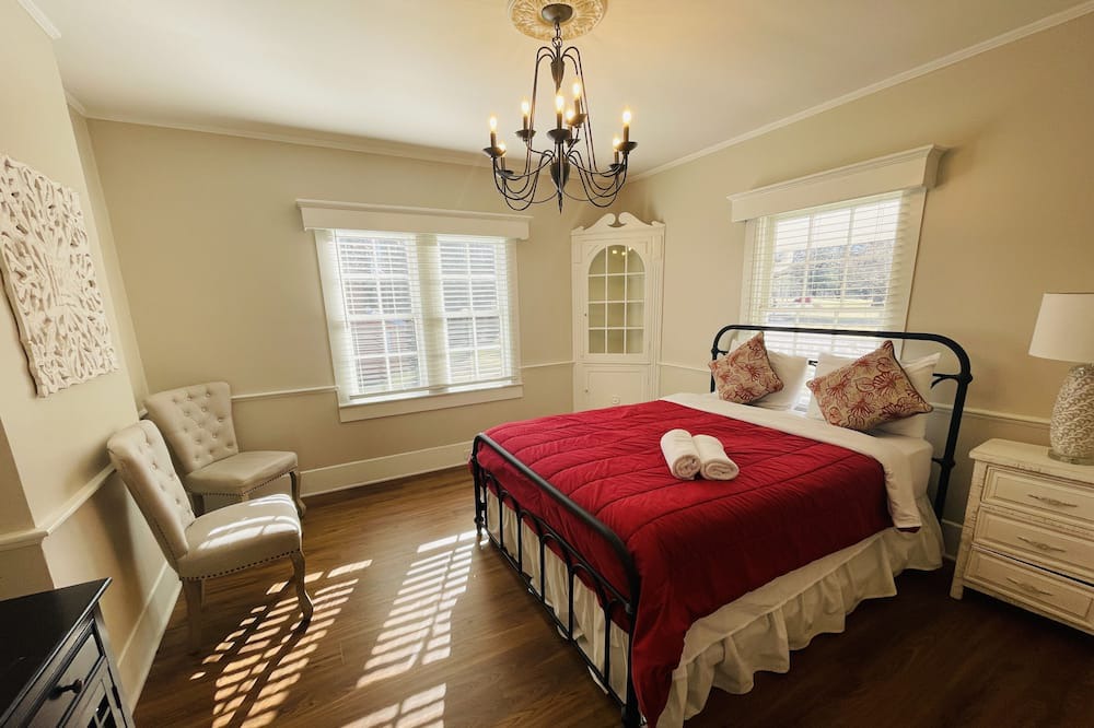 Photo of Bedroom in Clemmons