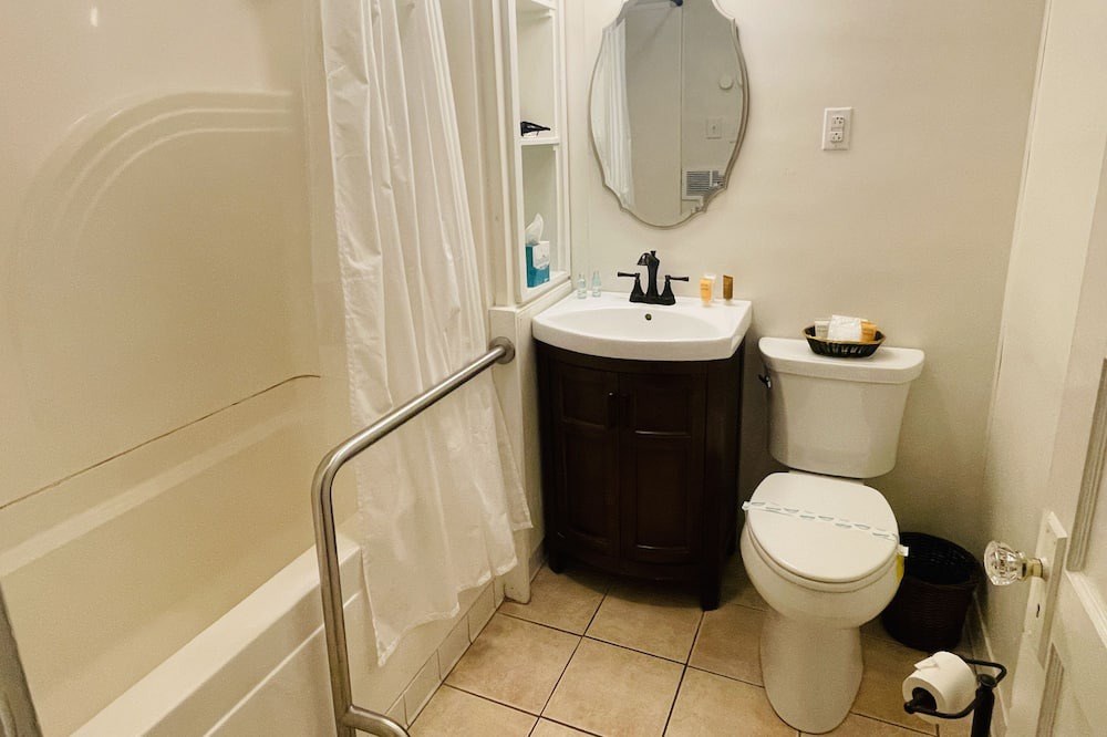 Photo of Bathroom in Clemmons