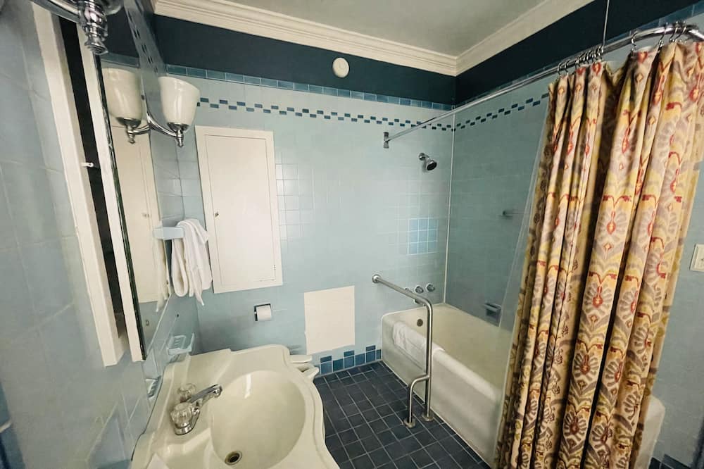 Photo of Bathroom in Clemmons