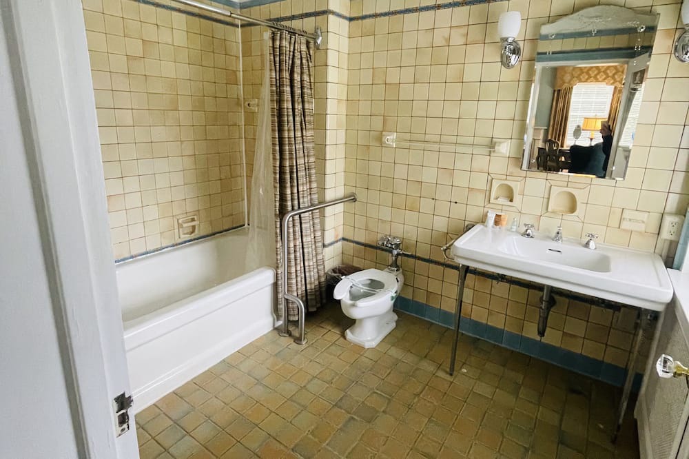 Photo of Bathroom in Clemmons