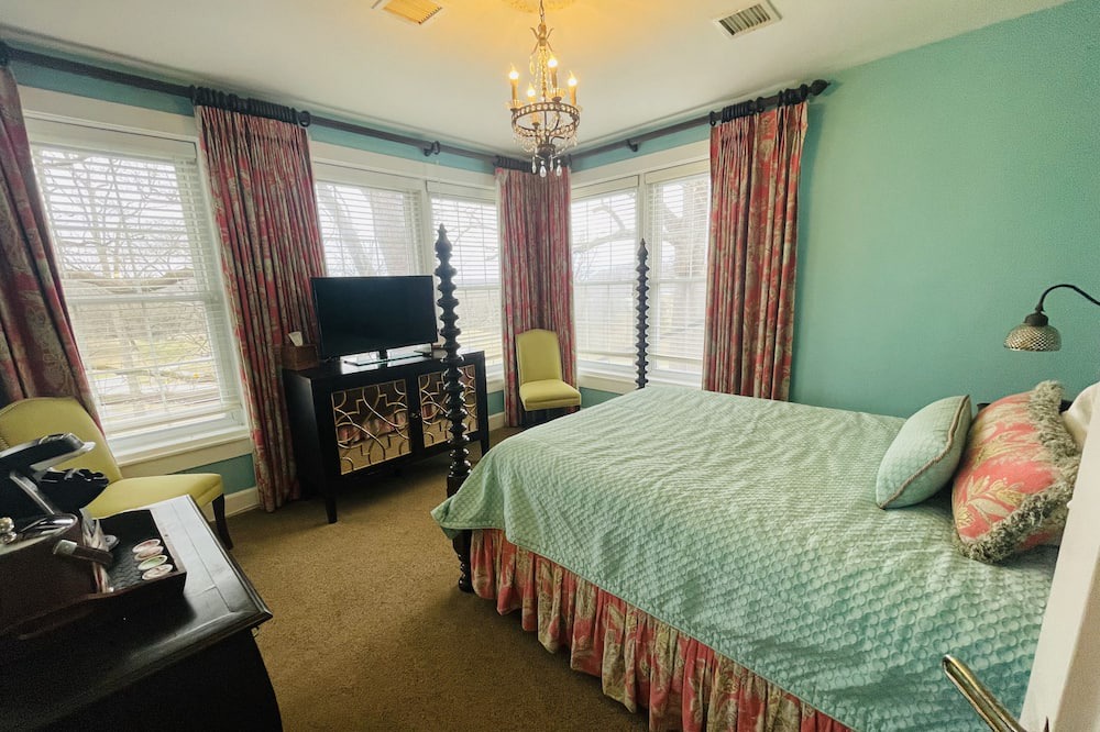 Photo of Bedroom in Clemmons