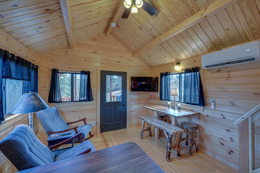 Photo of Bedroom in Traphill