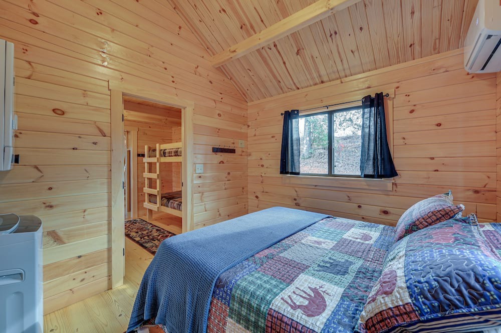 Photo of Bedroom in Traphill
