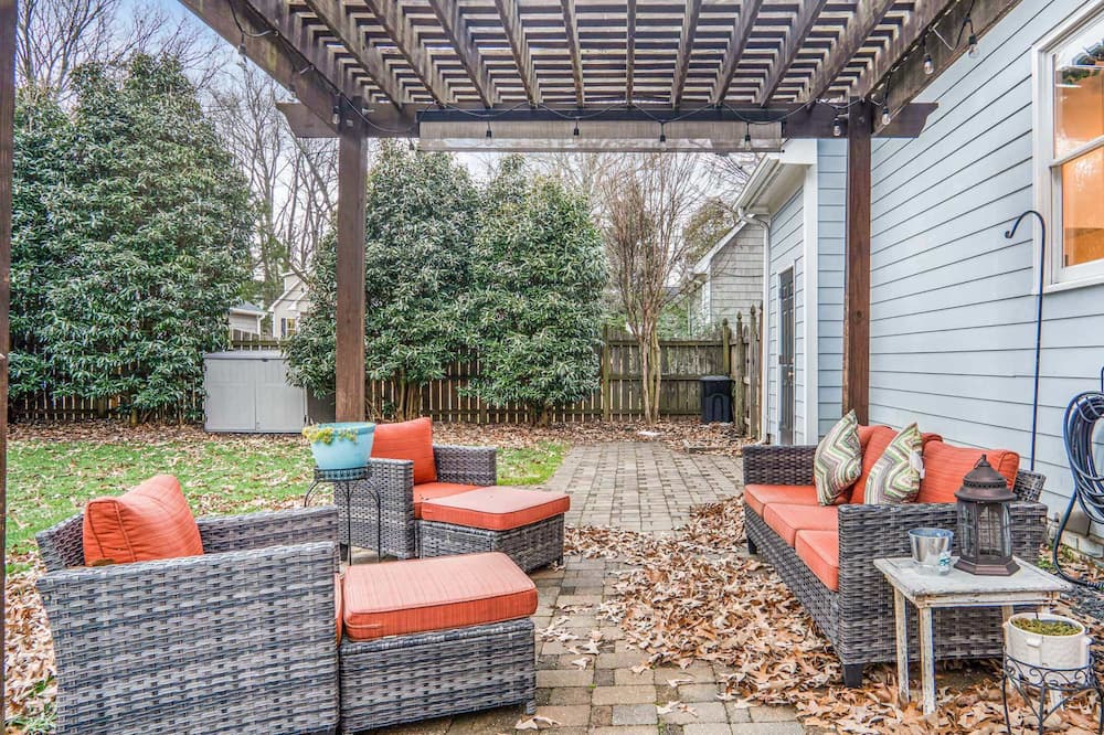 Photo of Outdoor in Old Irving Park