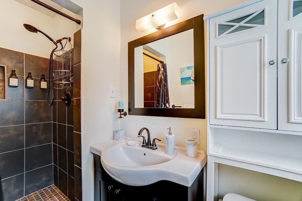 Photo of Bathroom in Ashbrook - Clawson Village