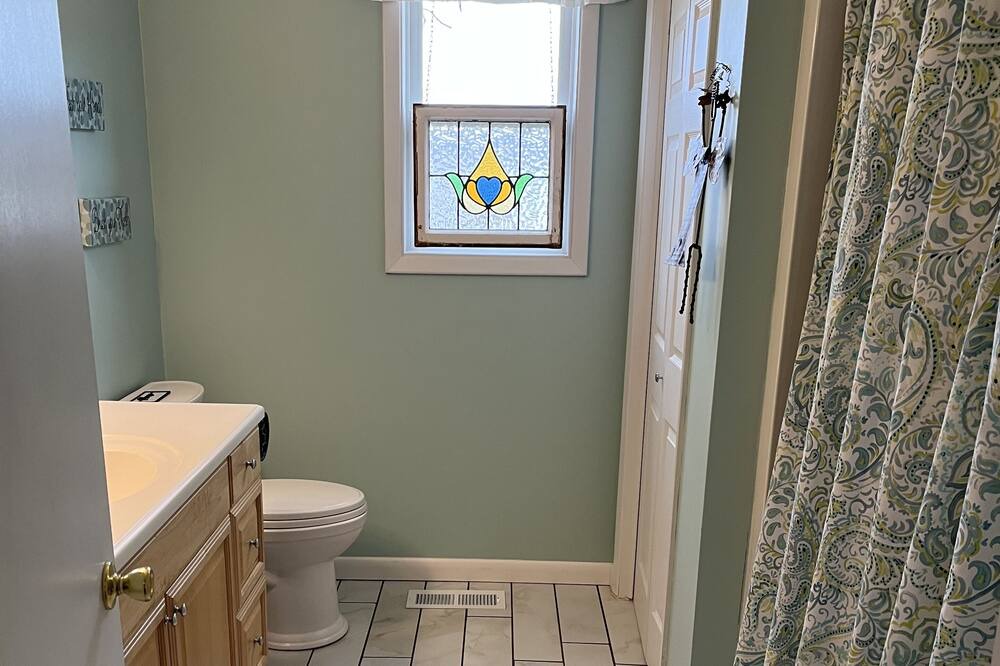 Photo of Bathroom in Hickory