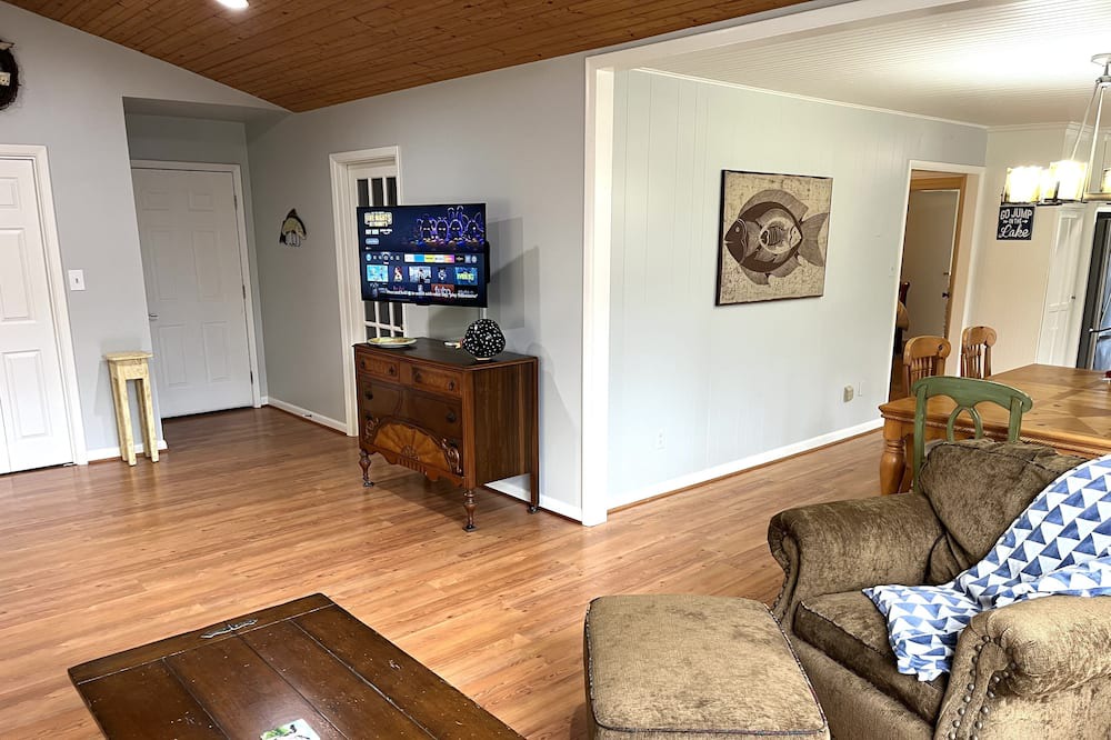 Photo of Livingroom in Hickory