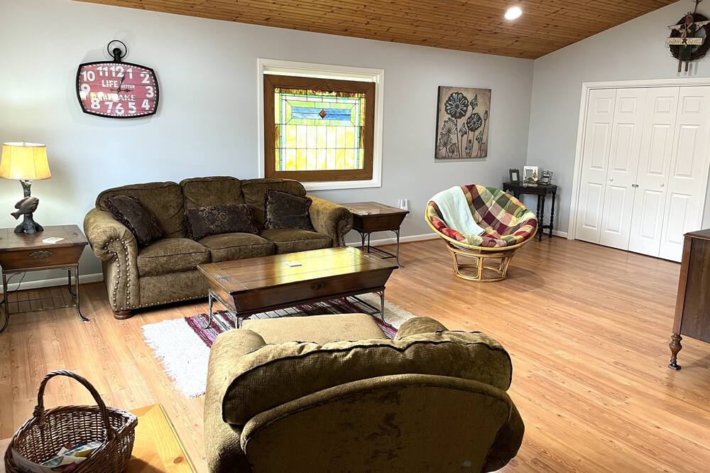 Photo of Livingroom in Hickory