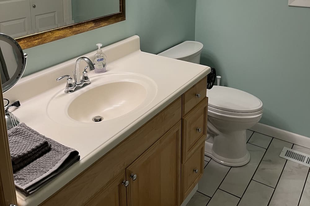 Photo of Bathroom in Hickory