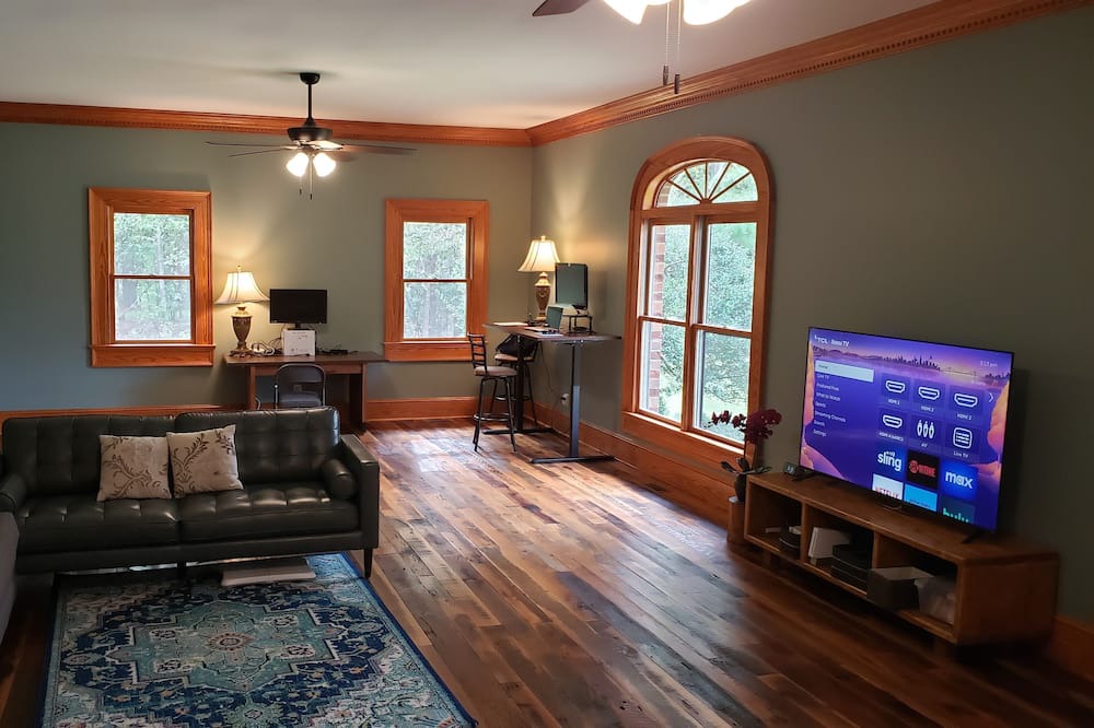 Photo of Livingroom in Greenville