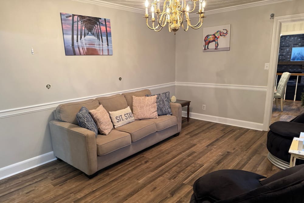 Photo of Livingroom in Rocky Mount