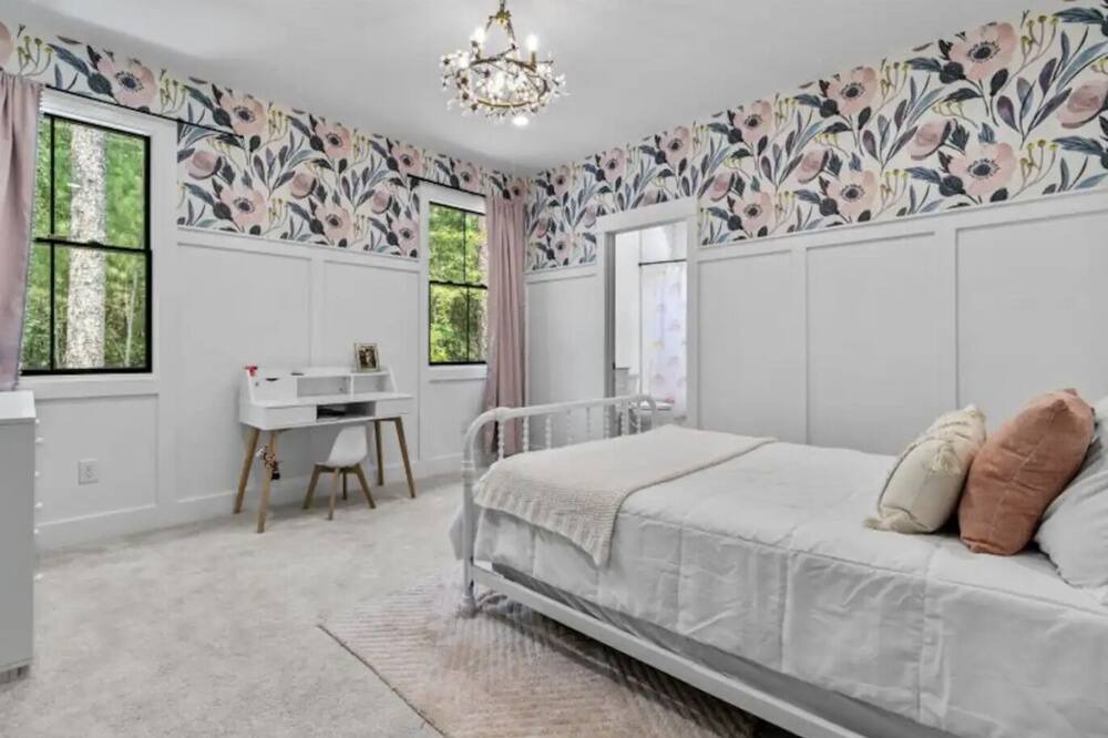 Photo of Bedroom in Lemon Springs