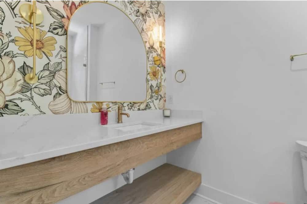Photo of Bathroom in Lemon Springs
