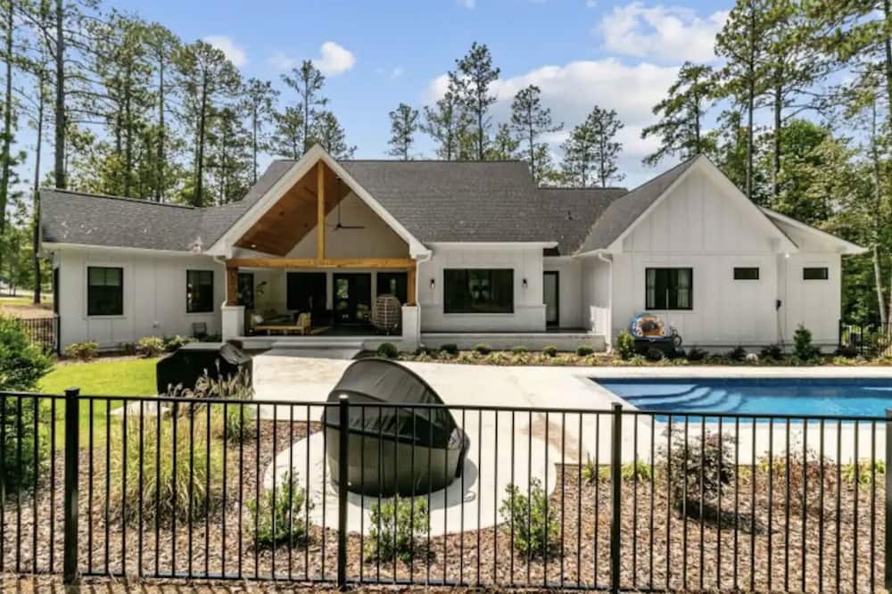 Photo of Outdoor in Lemon Springs