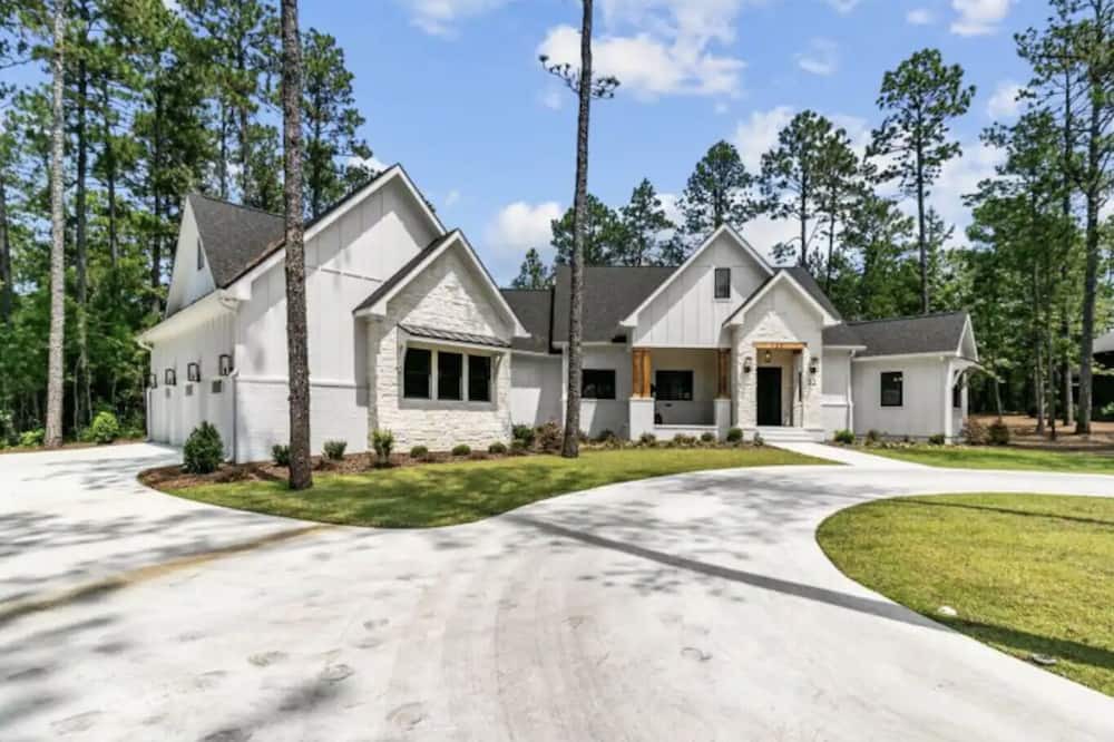 Photo of Outdoor in Lemon Springs