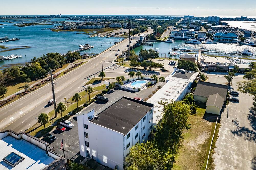 Photo of Others in Airlie