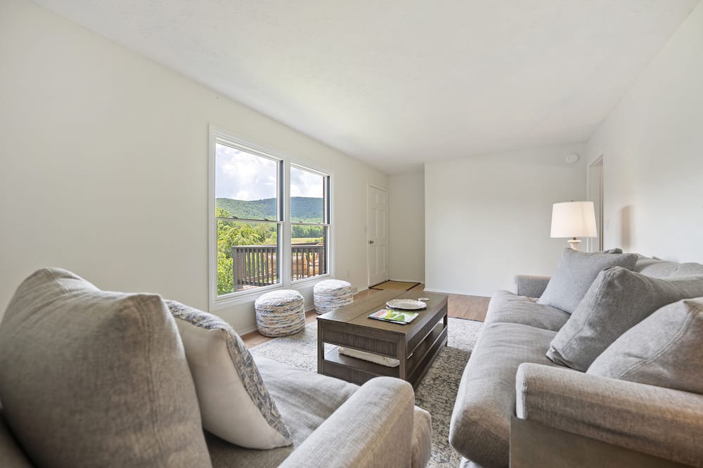 Photo of Livingroom in Horse Shoe