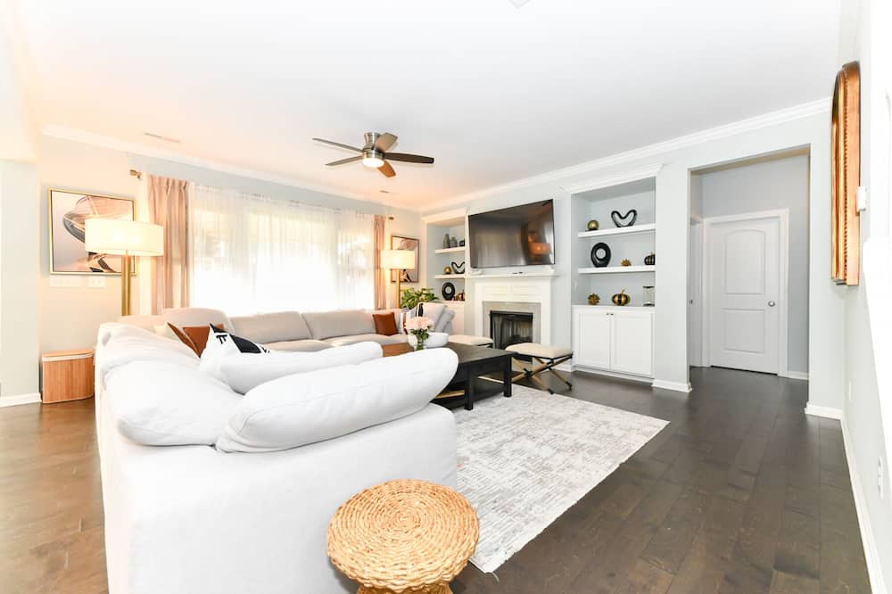 Photo of Livingroom in Greensboro