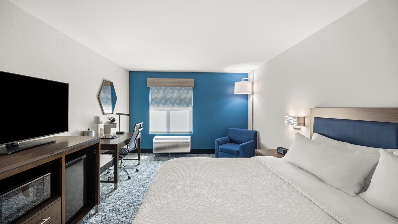 Photo of Bedroom in Woodfin