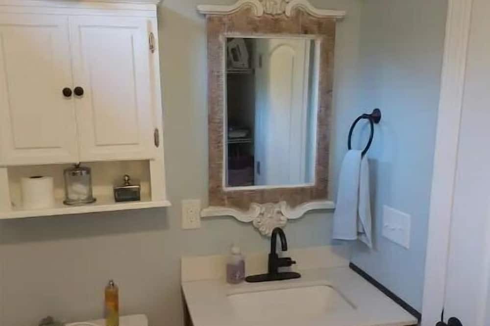Photo of Bathroom in Randolph County