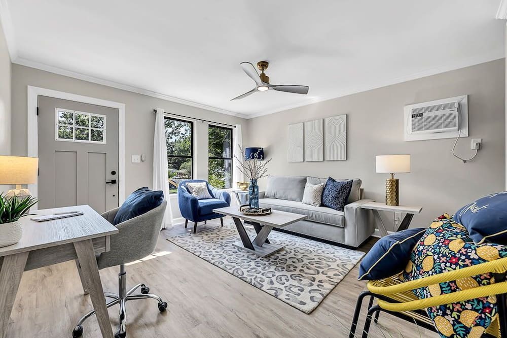 Photo of Livingroom in Gibsonville