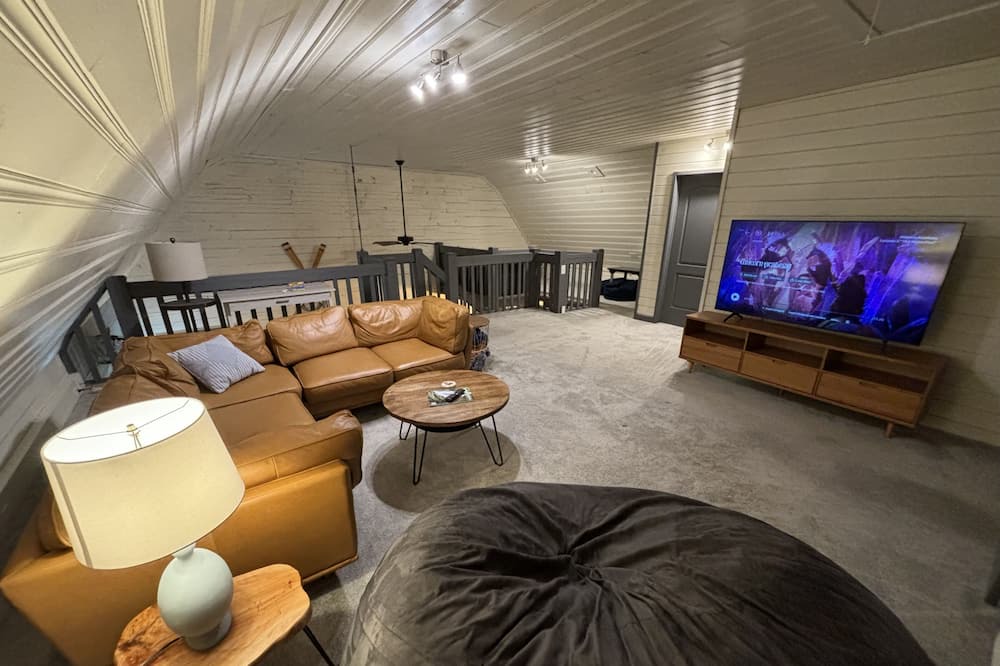 Photo of Livingroom in Maggie Valley