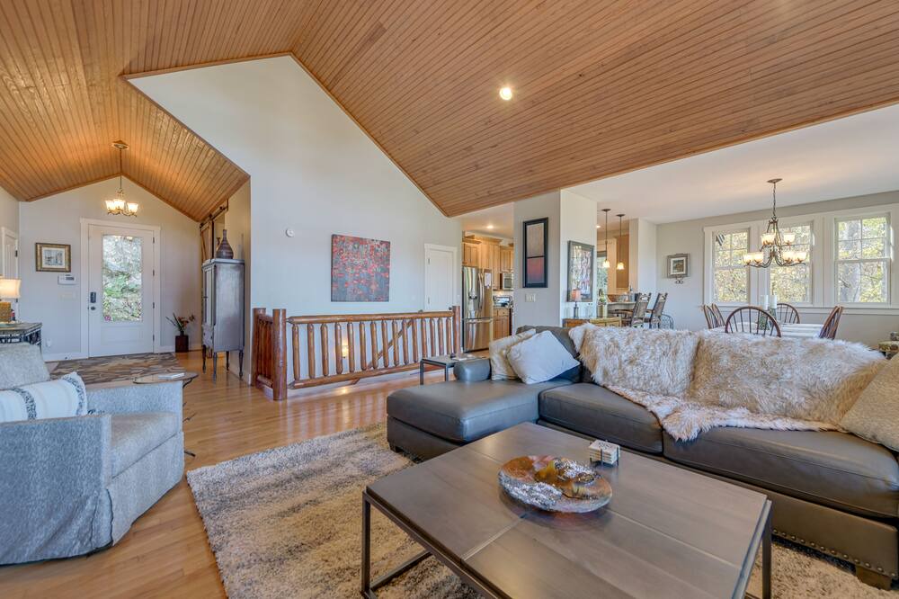 Photo of Livingroom in Bear Lake Reserve