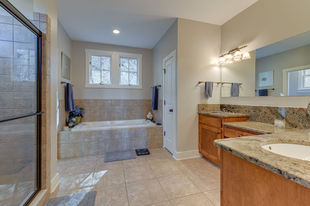 Photo of Bathroom in Bear Lake Reserve