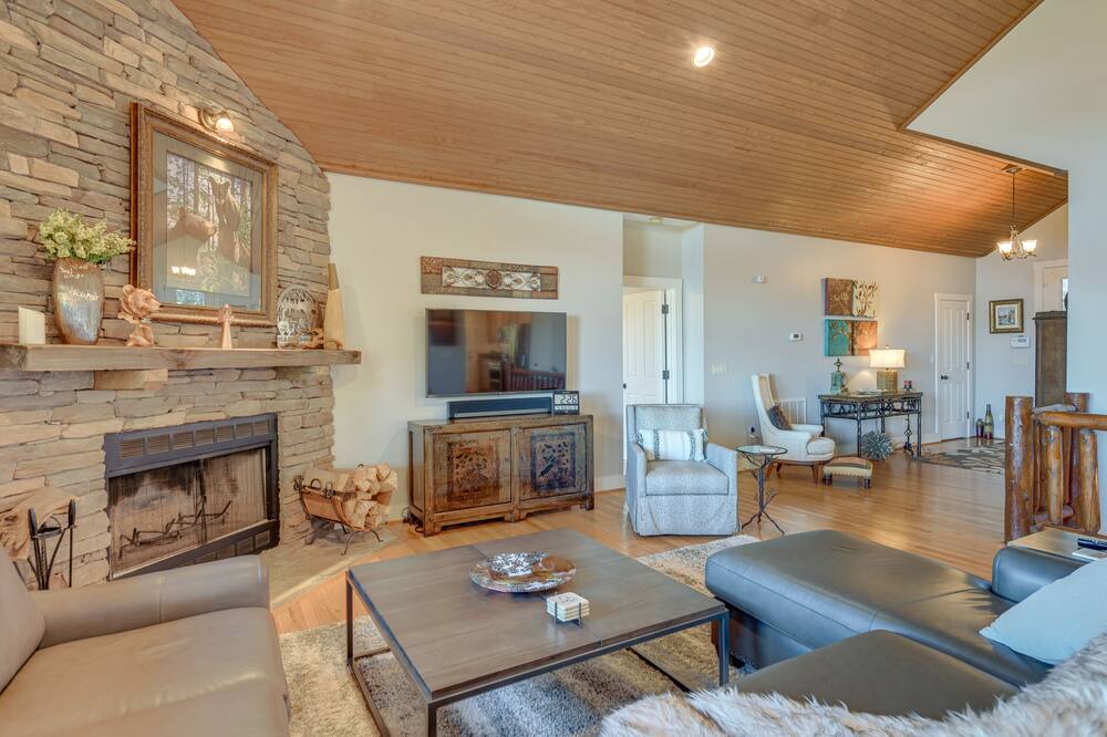 Photo of Livingroom in Bear Lake Reserve