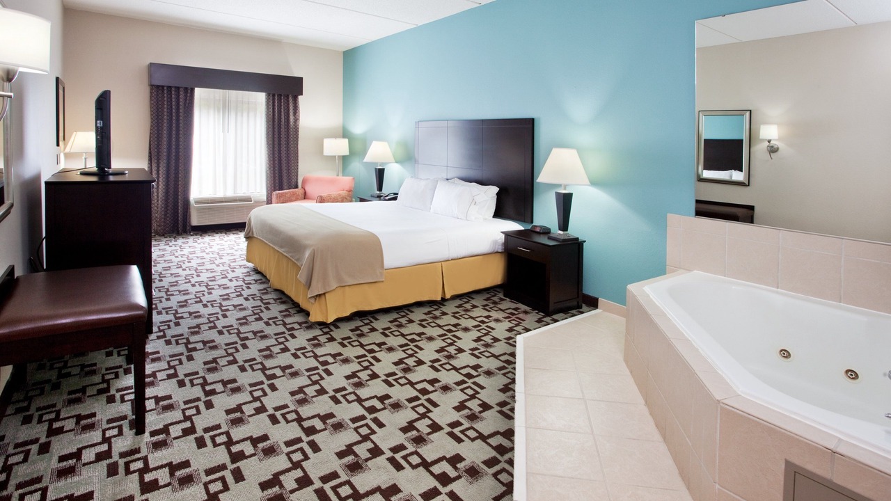 Photo of Bedroom in Apex