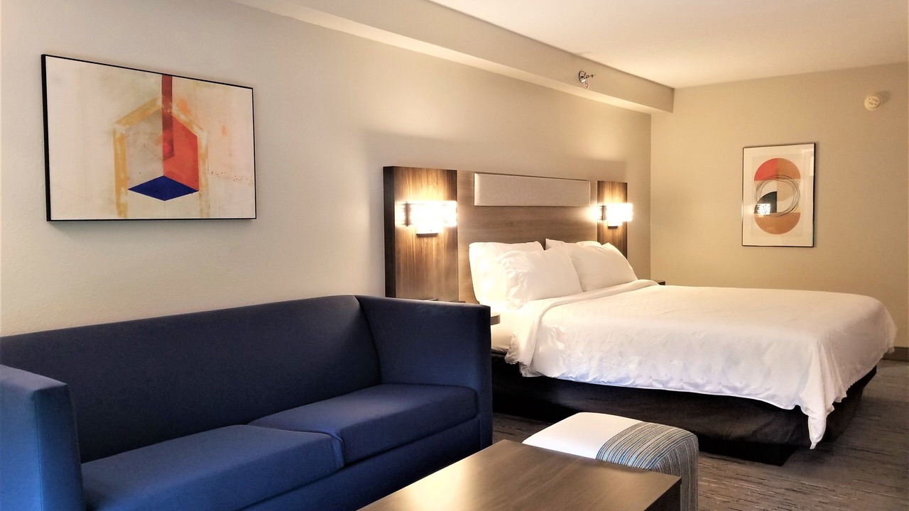Photo of Bedroom in Apex