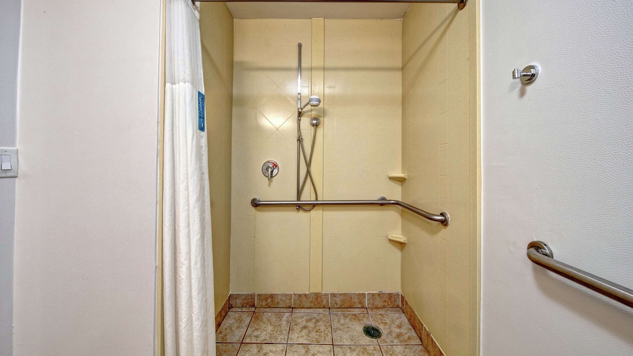 Photo of Bathroom in Elizabeth City