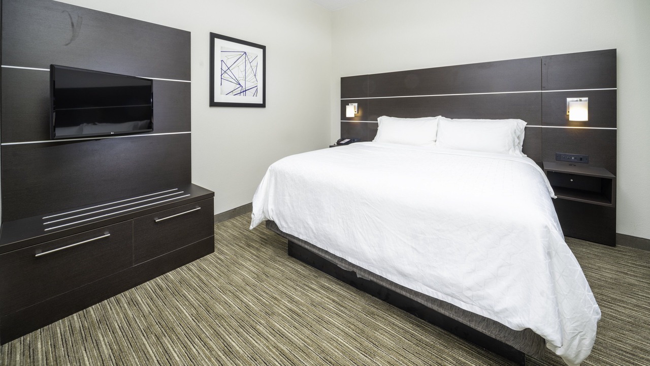Photo of Bedroom in Garner