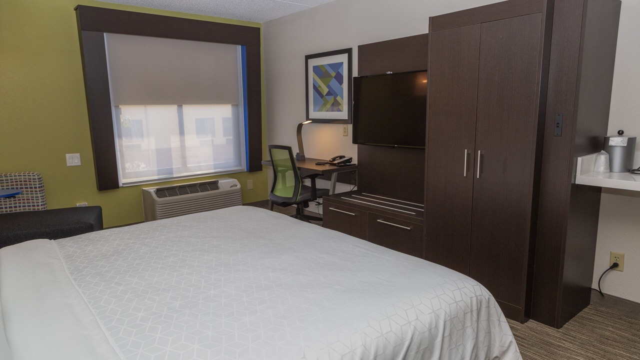 Photo of Bedroom in Garner