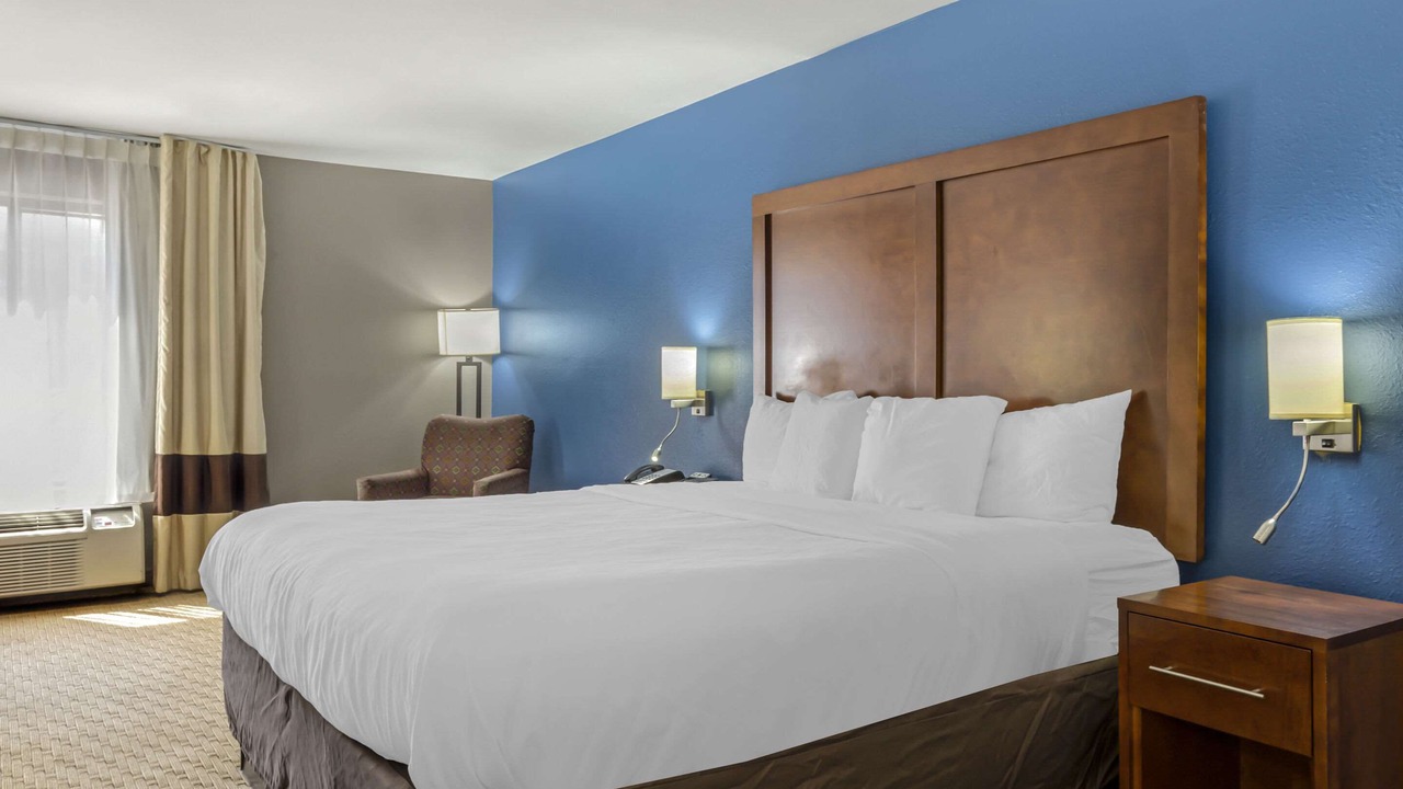 Photo of Bedroom in Garner