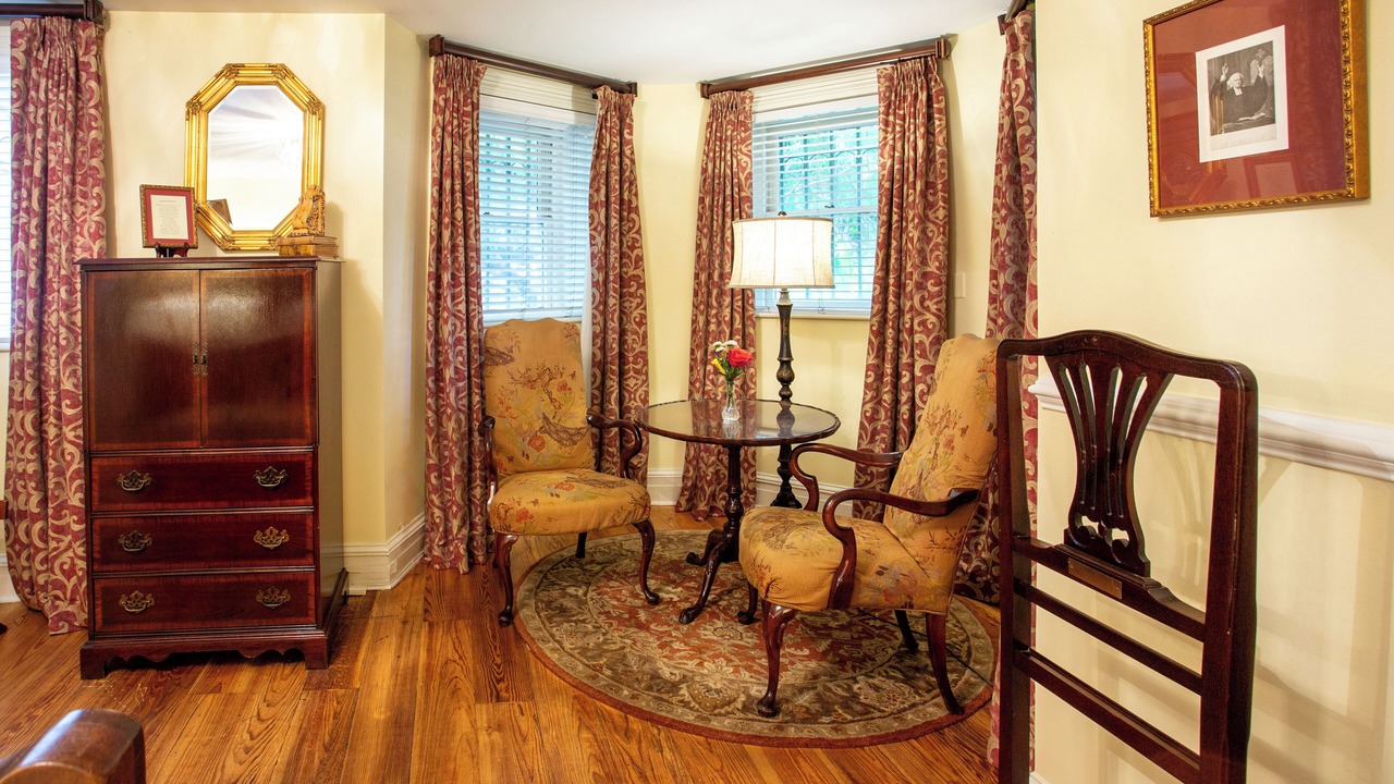 Photo of Bedroom in Historic District - North